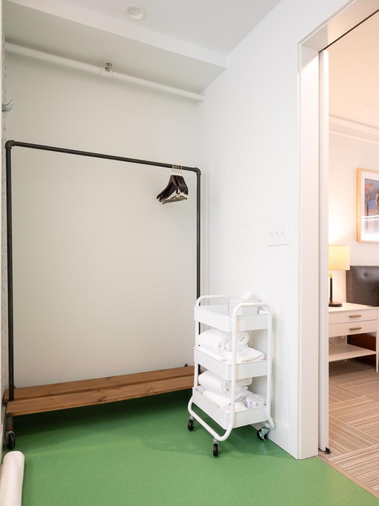 Little Mod Hotel At The University Charlottesville Exterior foto